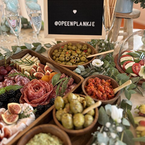 Een grazing table van Op Een Plankje.