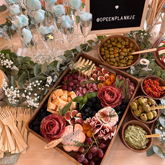 hapjescatering aan huis door Op een plankje