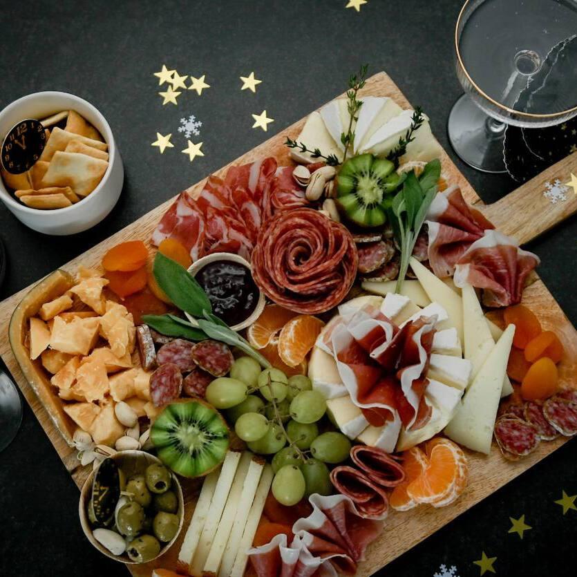 5 feestelijke borrelhapjes voor de kerst borrelplank - Op een plankje