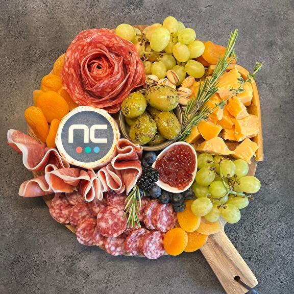 Borrelplank met logo NC-Websites